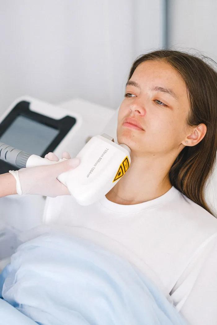 Neck laser hair removal at Aries Clinic Dubai